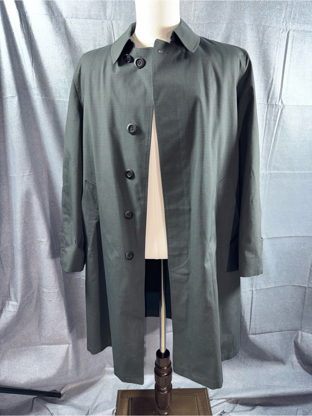 81A-Vintage 1960s Richman Brothers Men's Dark Gray Single-Breasted Trench Coat